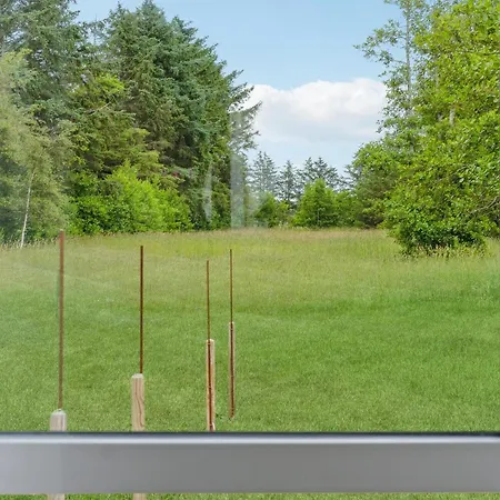 3 Bedroom Amazing In Holiday home